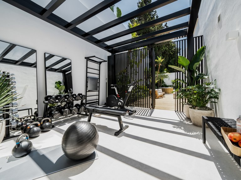 Villa for Sale in Nueva Andalucia Malaga 32