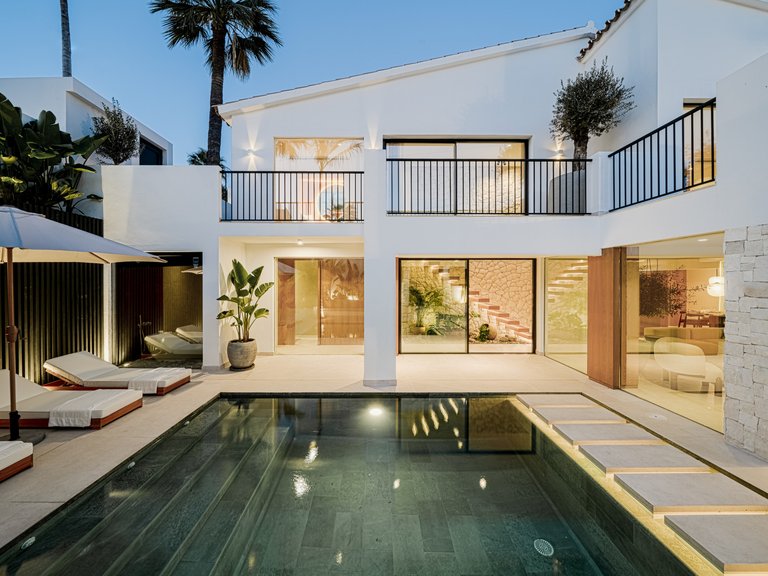 Villa for Sale in Nueva Andalucia Malaga 42