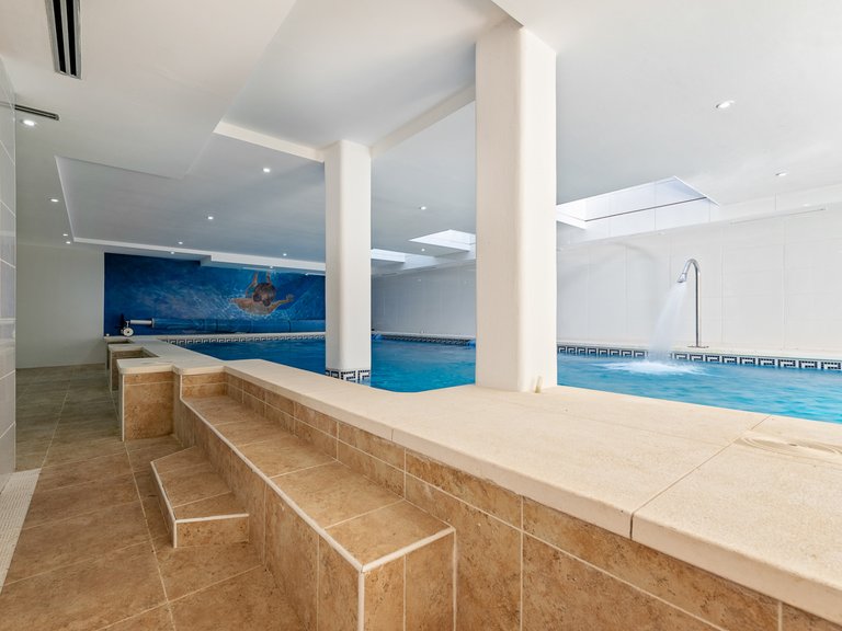 IMPRESSIVE MANSION FOR SALE IN LA ZAGALETA 27