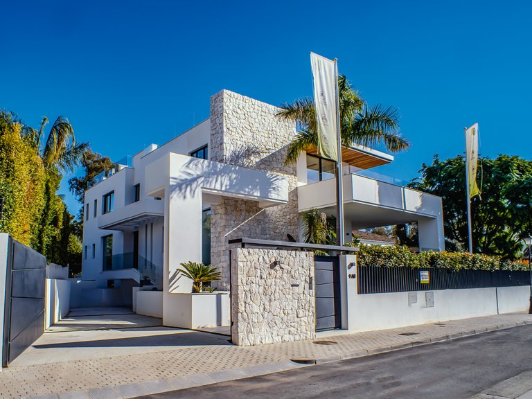 Villa for Sale in Marbella Golden Mile Malaga 1