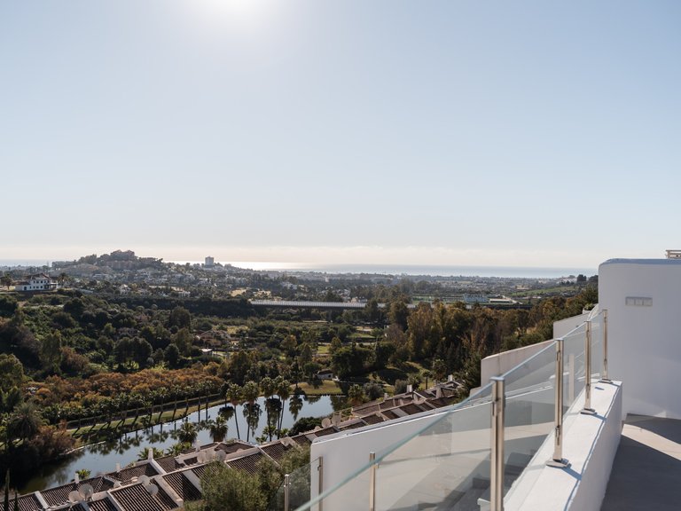 PENTHOUSE RÉNOVÉ À VENDRE À LA QUINTA 31