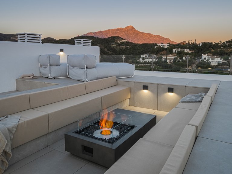 PENTHOUSE RÉNOVÉ À VENDRE À LA QUINTA 28
