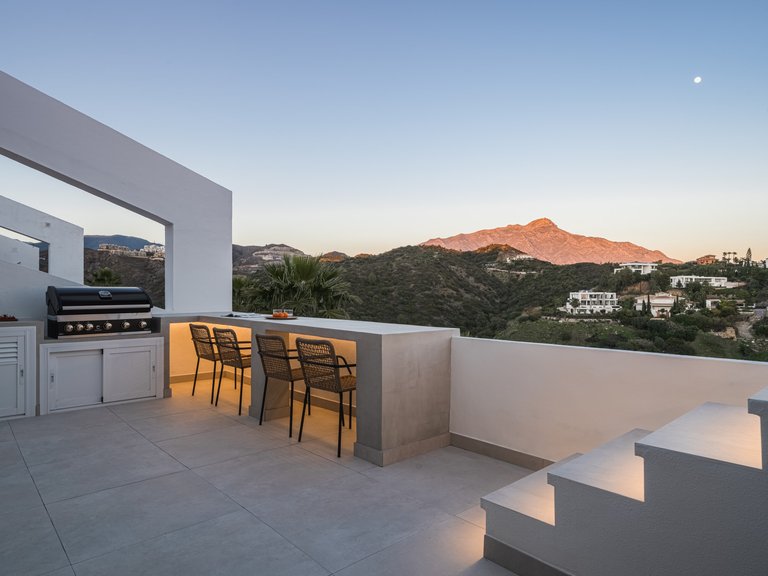 PENTHOUSE RÉNOVÉ À VENDRE À LA QUINTA 26