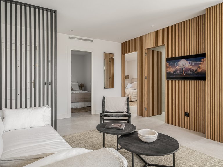 PENTHOUSE RÉNOVÉ À VENDRE À LA QUINTA 8