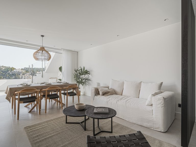 PENTHOUSE RÉNOVÉ À VENDRE À LA QUINTA 12