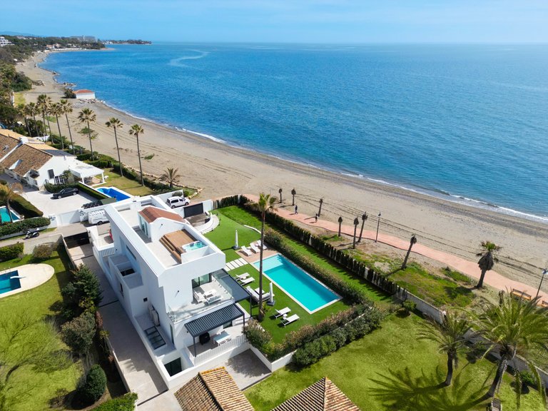 Villa for Sale in Estepona Malaga 27