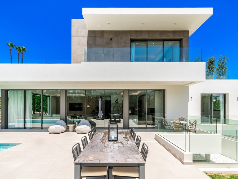 NEWLY BUILT VILLA FOR SALE IN NUEVA ANDALUCIA 11