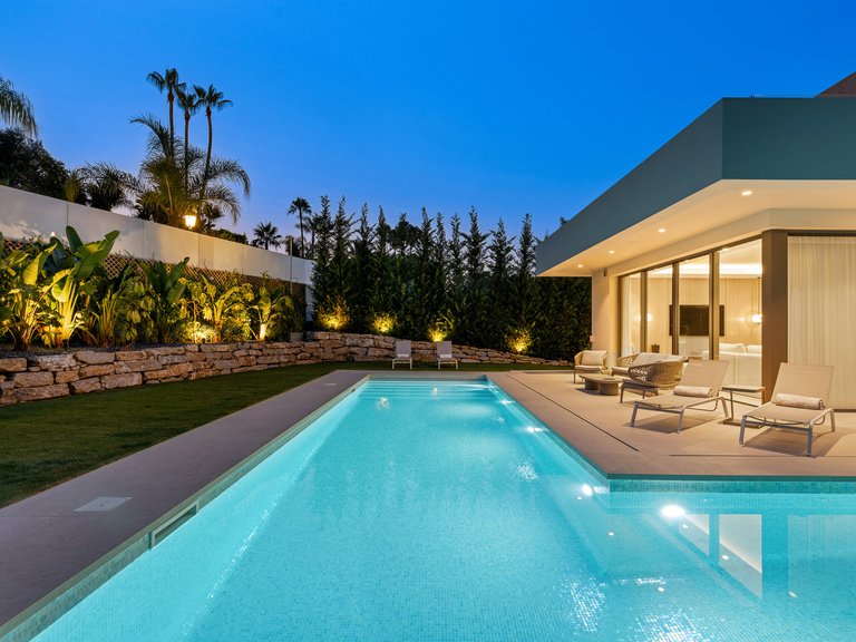 NEWLY BUILT VILLA FOR SALE IN NUEVA ANDALUCIA 17