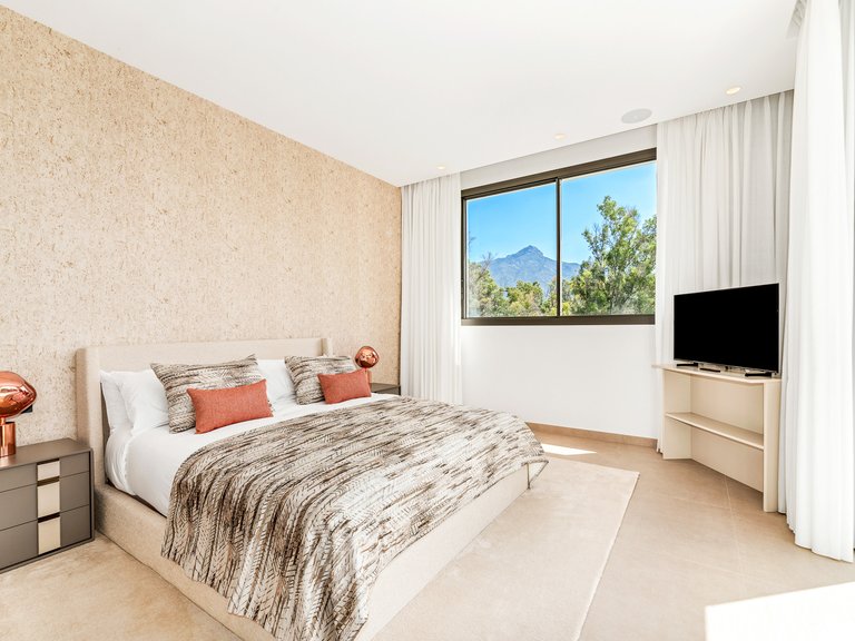 NEWLY BUILT VILLA FOR SALE IN NUEVA ANDALUCIA 4