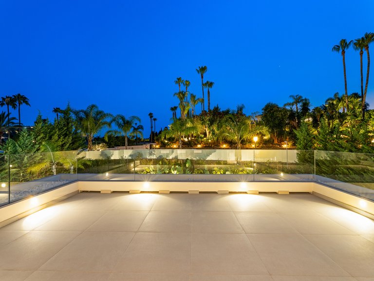 NEWLY BUILT VILLA FOR SALE IN NUEVA ANDALUCIA 20