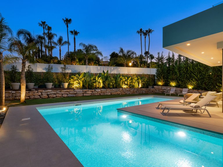 NEWLY BUILT VILLA FOR SALE IN NUEVA ANDALUCIA 16