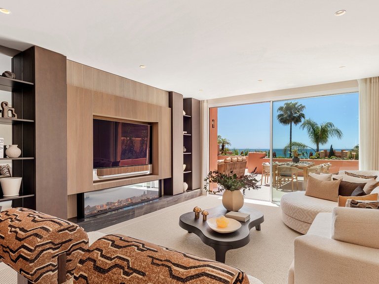 MODERNE DUPLEX PENTHOUSE EN FRONT DE MER À VENDRE À MARBELLA EST 3