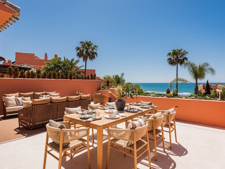 MODERNE DUPLEX PENTHOUSE EN FRONT DE MER À VENDRE À MARBELLA EST 8