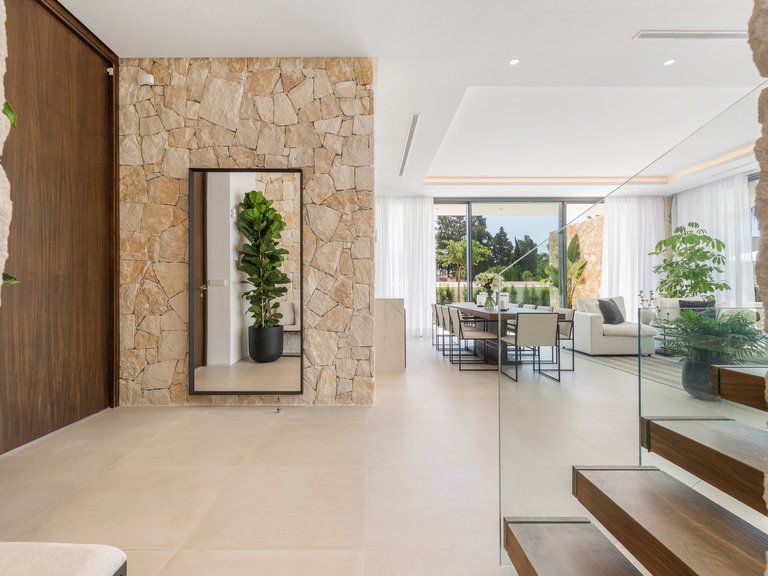 SPLENDID BEACHSIDE VILLA IN CORTIJO BLANCO, SAN PEDRO DE ALCANTARA 6