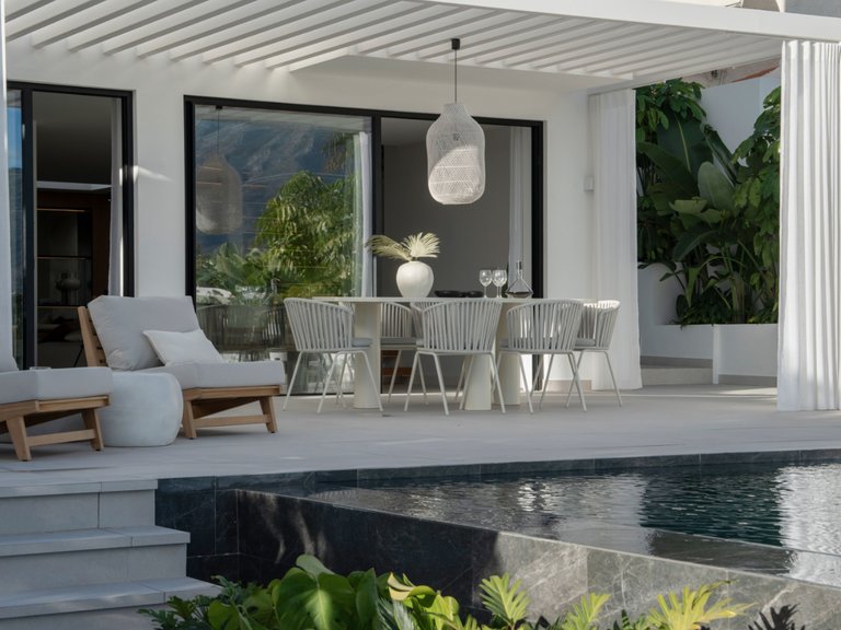 BEACHSIDE, MEDITERRANEAN-SCANDINAVIAN STYLE VILLA FOR SALE IN NUEVA ANDALUCIA, MARBELLA 6