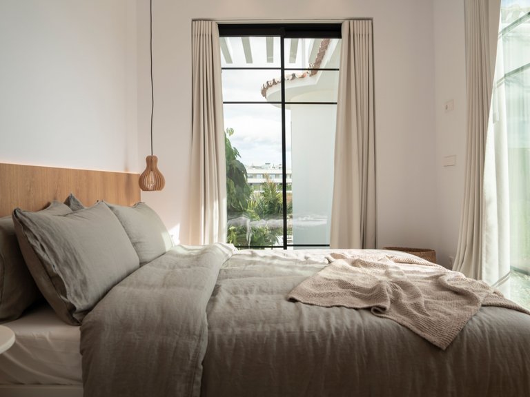 BEACHSIDE, MEDITERRANEAN-SCANDINAVIAN STYLE VILLA FOR SALE IN NUEVA ANDALUCIA, MARBELLA 25