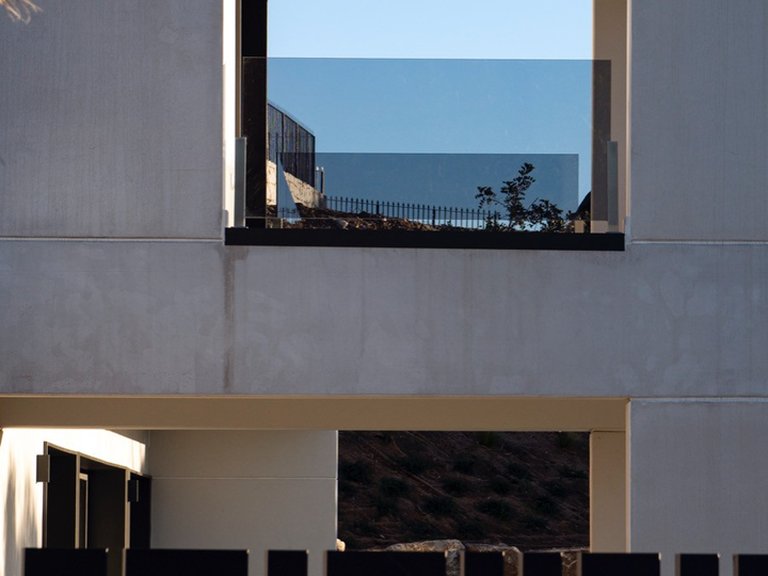 LUXURIOUS CONTEMPORARY VILLA WITH MEDITERRANEAN VIEWS 16