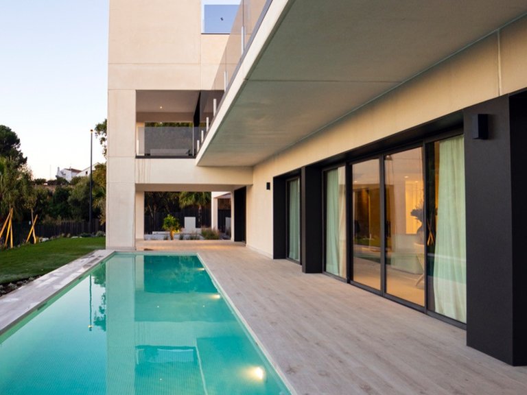 LUXURIOUS CONTEMPORARY VILLA WITH MEDITERRANEAN VIEWS 3