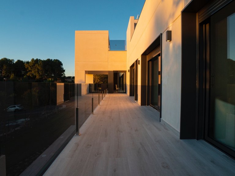 LUXURIOUS CONTEMPORARY VILLA WITH MEDITERRANEAN VIEWS 5
