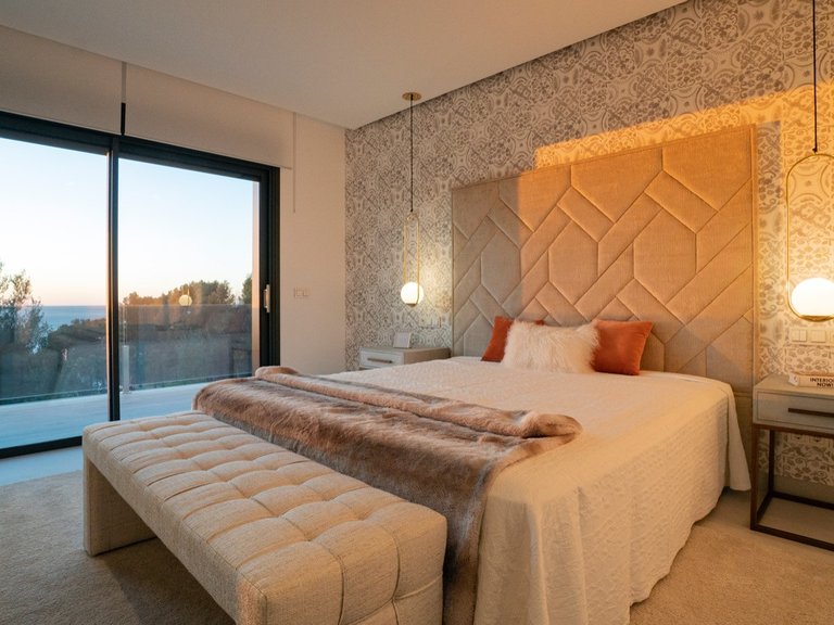LUXURIOUS CONTEMPORARY VILLA WITH MEDITERRANEAN VIEWS 6