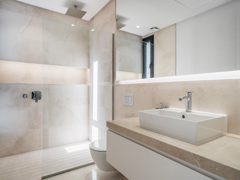 LUXURY VILLA FOR SALE IN EL CAMPANARIO 9
