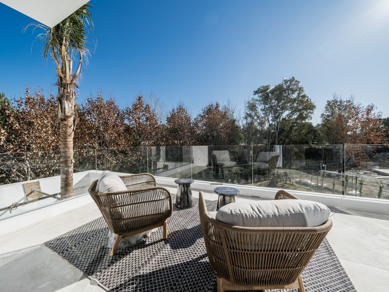 LUXURY VILLA FOR SALE IN EL CAMPANARIO 26