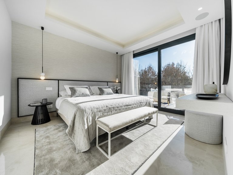 LUXURY VILLA FOR SALE IN EL CAMPANARIO 5