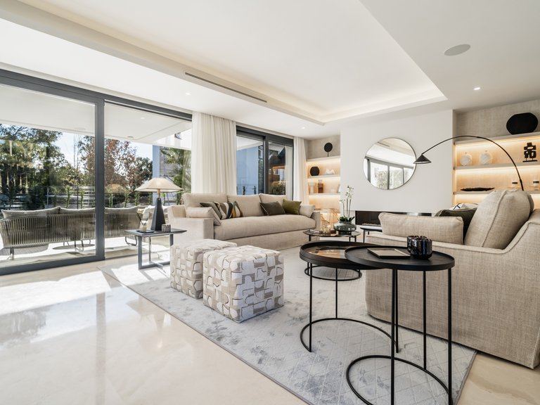 LUXURY VILLA FOR SALE IN EL CAMPANARIO 12