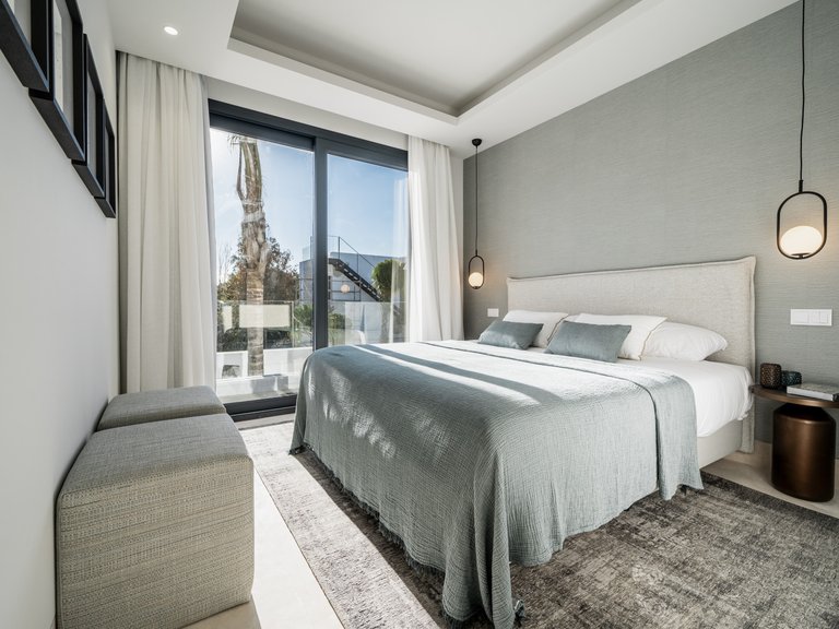 LUXURY VILLA FOR SALE IN EL CAMPANARIO 8