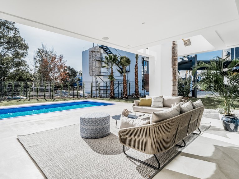 LUXURY VILLA FOR SALE IN EL CAMPANARIO 20