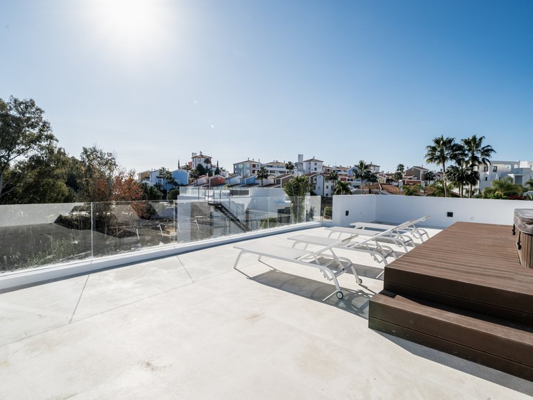 LUXURY VILLA FOR SALE IN EL CAMPANARIO 3
