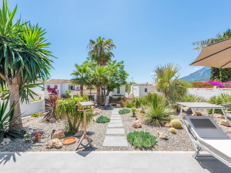 WELCOMING VILLA FOR SALE IN RIO REAL, MARBELLA 6