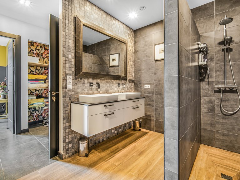 WELCOMING VILLA FOR SALE IN RIO REAL, MARBELLA 22