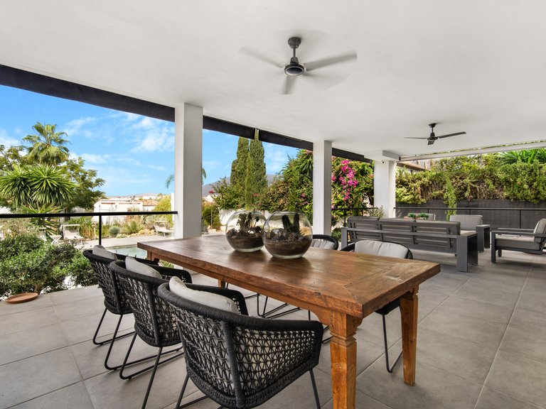 WELCOMING VILLA FOR SALE IN RIO REAL, MARBELLA 17