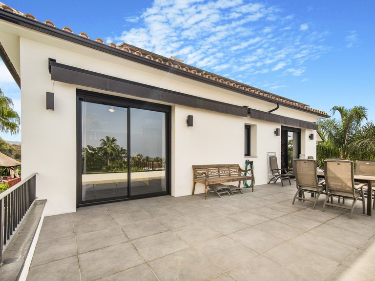 WELCOMING VILLA FOR SALE IN RIO REAL, MARBELLA 29