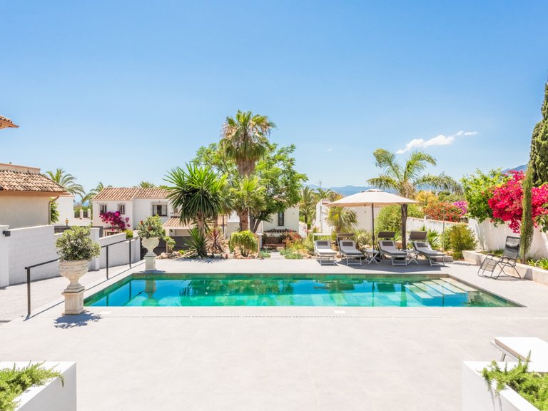 WELCOMING VILLA FOR SALE IN RIO REAL, MARBELLA 18