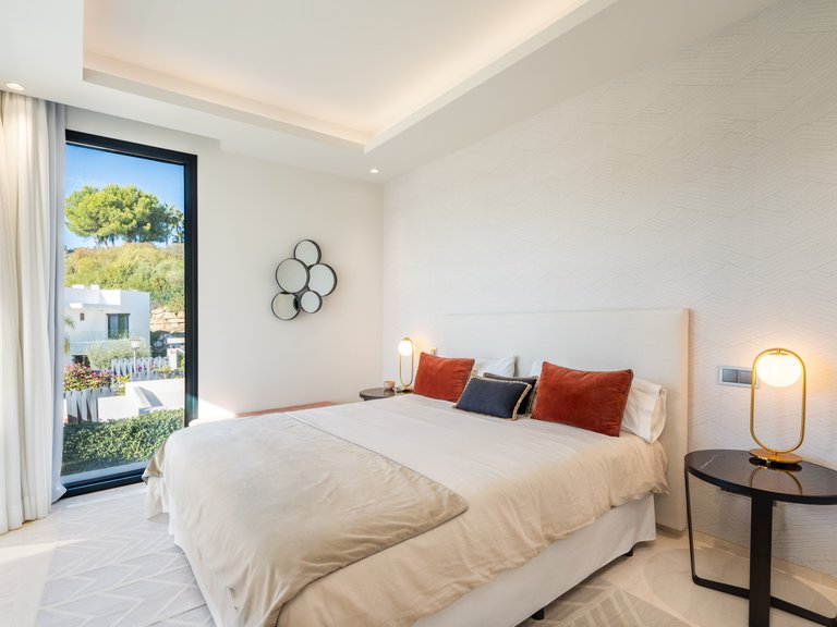 IMPRESSIVE CONTEMPORARY VILLA FOR SALE IN NUEVA ANDALUCIA, MARBELLA 10