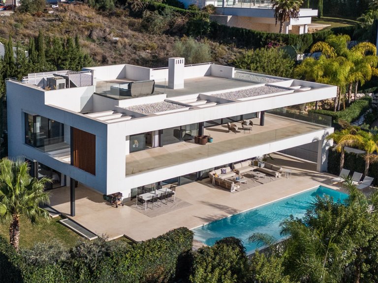 IMPRESSIVE CONTEMPORARY VILLA FOR SALE IN NUEVA ANDALUCIA, MARBELLA 1