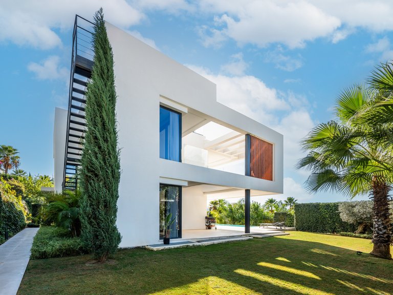 IMPRESSIVE CONTEMPORARY VILLA FOR SALE IN NUEVA ANDALUCIA, MARBELLA 8