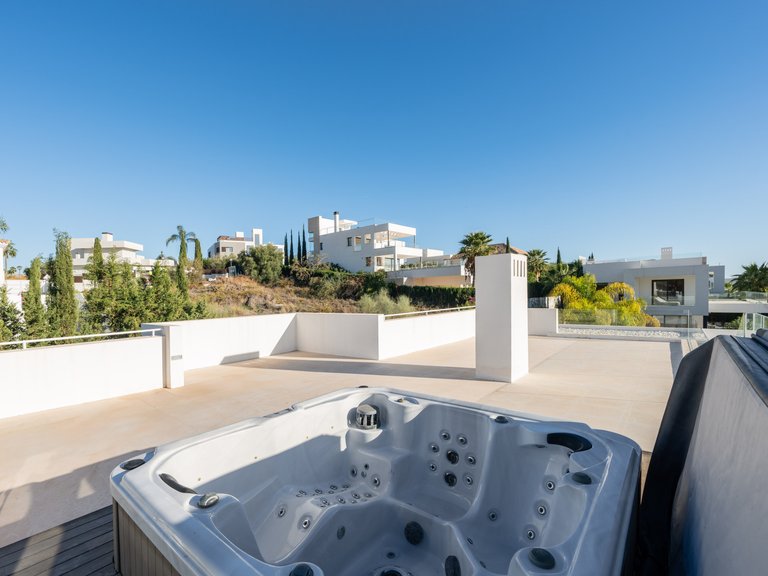 IMPRESSIVE CONTEMPORARY VILLA FOR SALE IN NUEVA ANDALUCIA, MARBELLA 14
