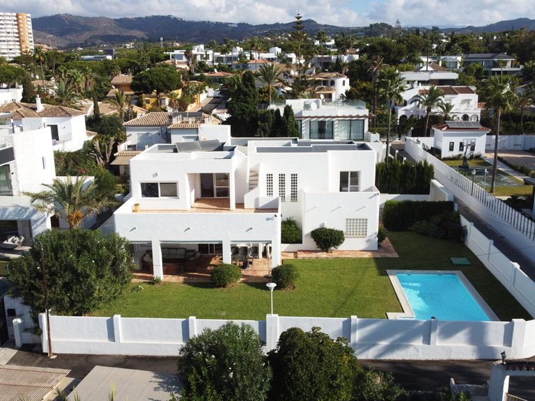 Villa for Sale in Marbella Este Malaga 8
