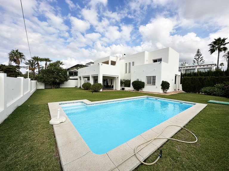 Villa for Sale in Marbella Este Malaga 10
