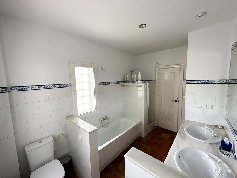 Villa for Sale in Marbella Este Malaga 19