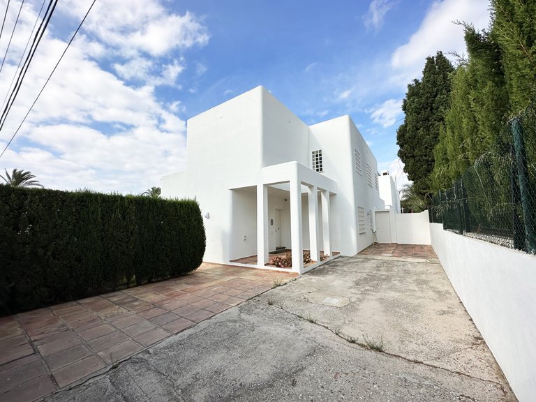 Villa for Sale in Marbella Este Malaga 5