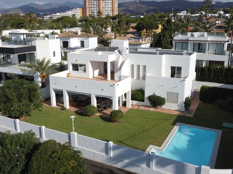Villa for Sale in Marbella Este Malaga 30