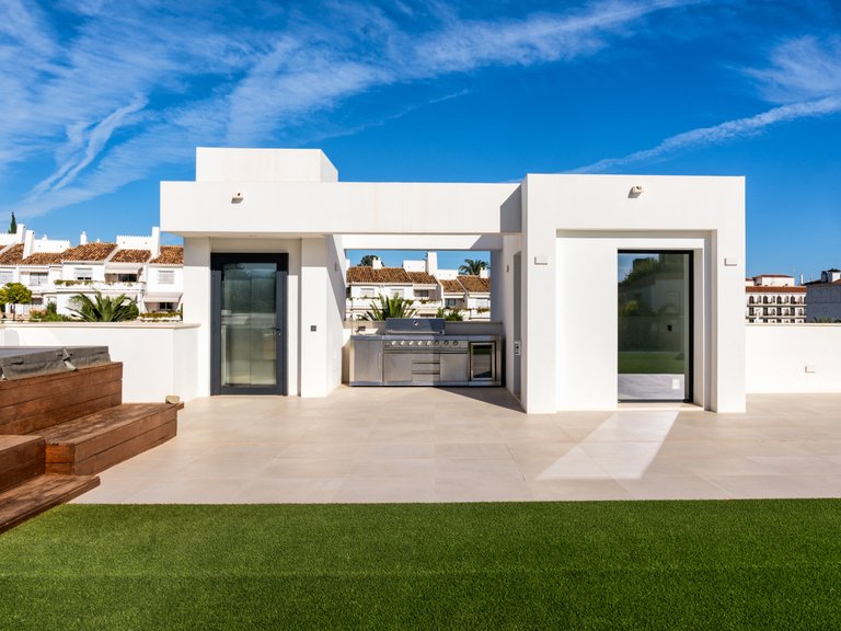 Villa for Sale in Marbella - Puerto Banus Malaga 16