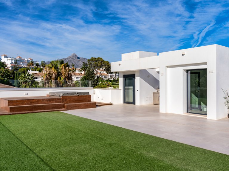 Villa for Sale in Marbella - Puerto Banus Malaga 30