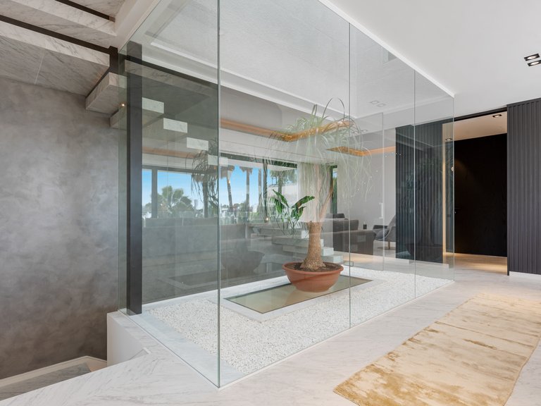 STUNNING BRAND NEW PROPERTY FOR SALE IN BENAHAVÍS 8
