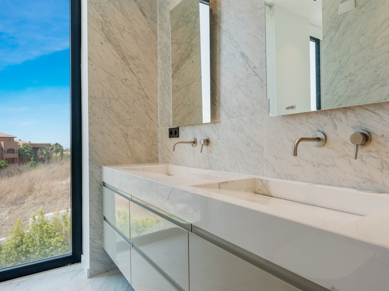 STUNNING BRAND NEW PROPERTY FOR SALE IN BENAHAVÍS 14