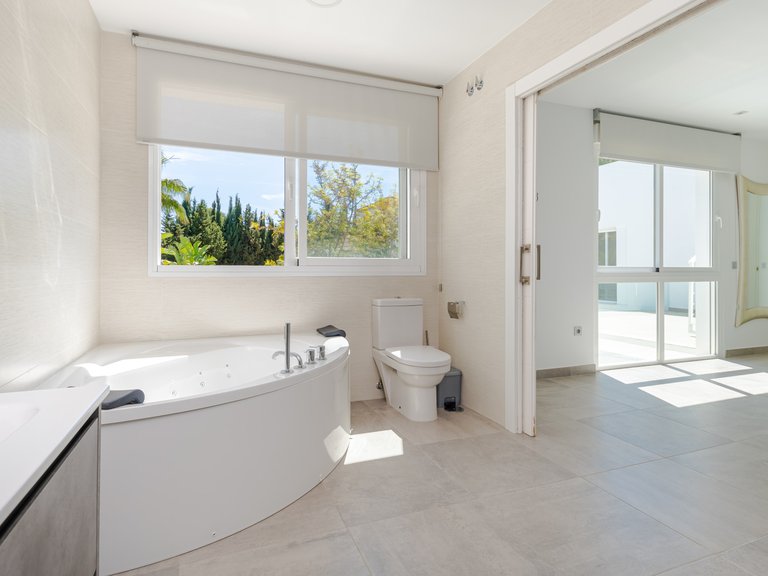 Villa for Sale in Nueva Andalucia Malaga 21
